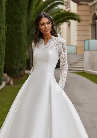 Pronovias Jory #4 frontface vertical cropped thumbnail