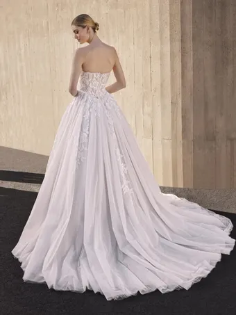 Pronovias Otelia #1 vertical thumbnail