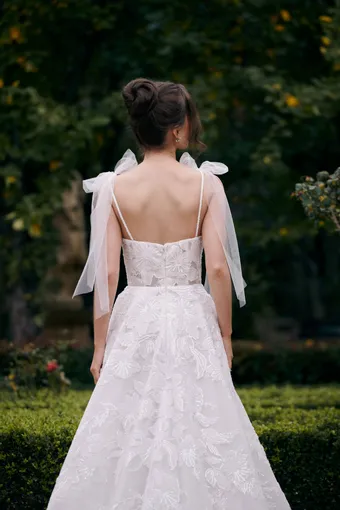 Wedding Societe #8 backface vertical cropped thumbnail