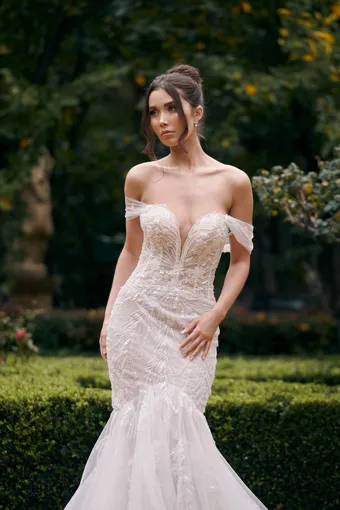 Wedding Societe #6 frontface vertical cropped thumbnail