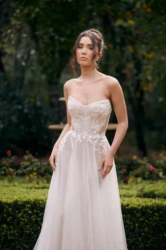 Wedding Societe #6 frontface vertical cropped thumbnail