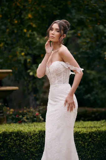 Wedding Societe #4 frontface vertical cropped thumbnail