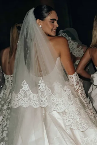 Berta Style #25-114 #4 backface vertical cropped thumbnail