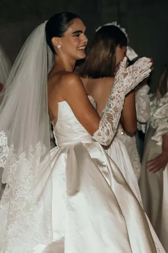 Berta Style #25-114 #3 backface vertical cropped thumbnail