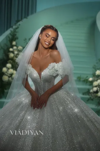 Vladiyan 2615 #3 frontface vertical cropped thumbnail