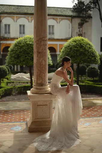 Berta Style #26-10 #3 backface vertical thumbnail