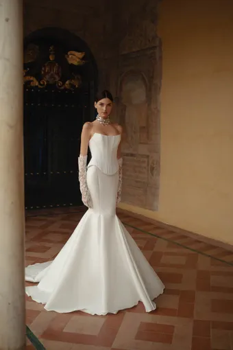 Berta Style #26-11 #0 default frontface vertical thumbnail