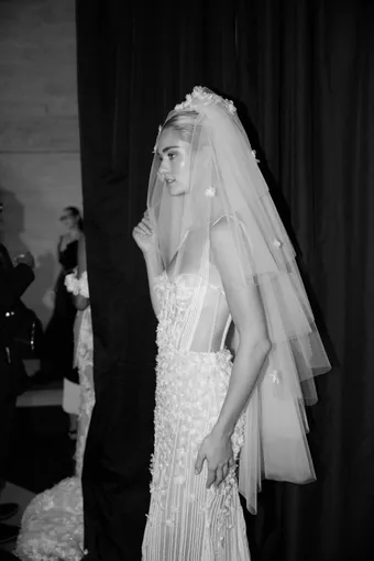 Berta - Privée Style #25-P104 #2 frontface vertical cropped thumbnail