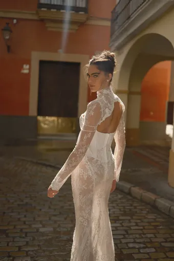 Berta - Privée Style #26-P01 #3 backface vertical cropped thumbnail