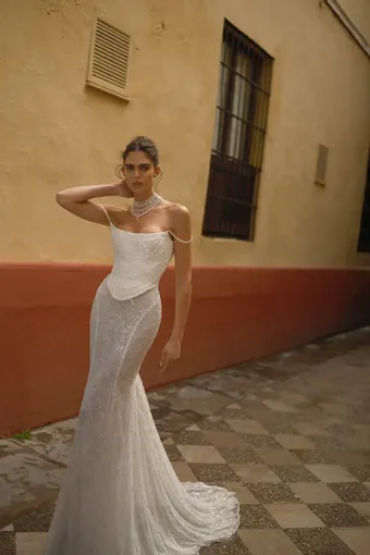 Berta - Privée Style #26-P02 #1 frontface vertical thumbnail