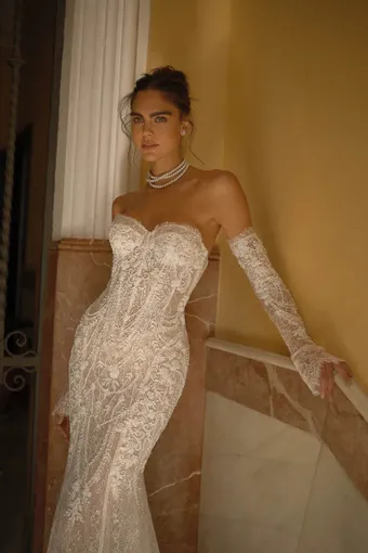 Berta - Privée Style #26-P05 #2 frontface vertical cropped thumbnail