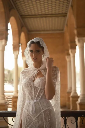 Berta - Privée Style #26-P07 #3 frontface vertical cropped thumbnail