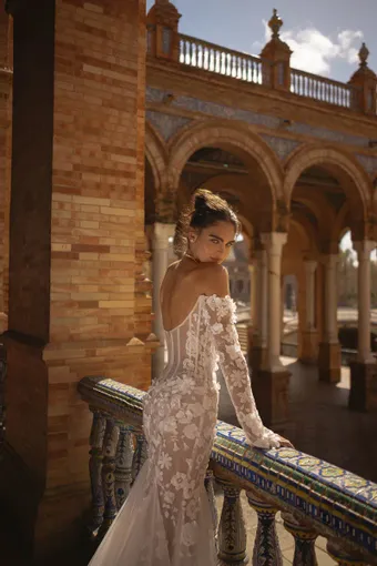 Berta - Privée Style #26-P08 #3 default backface vertical cropped thumbnail