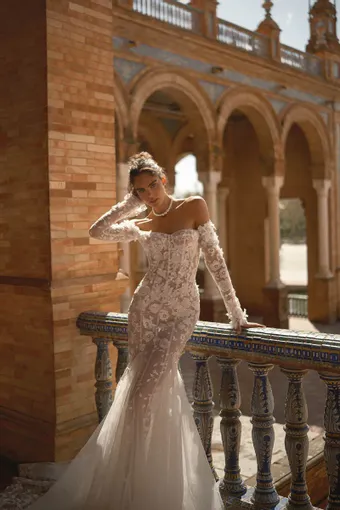 Berta - Privée Style #26-P08 #1 frontface vertical cropped thumbnail