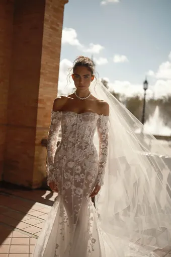 Berta - Privée Style #26-P08 #2 frontface vertical cropped thumbnail