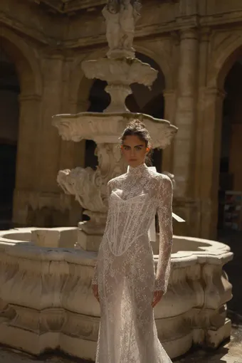 Berta - Privée Style #26-P10 #4 frontface vertical cropped thumbnail