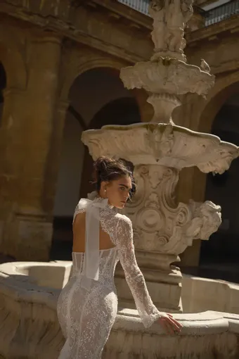 Berta - Privée Style #26-P10 #6 backface vertical cropped thumbnail