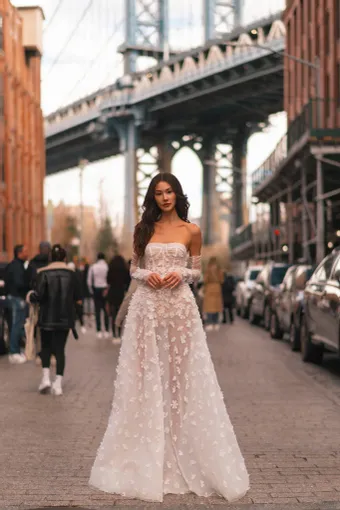 MUSE by Berta Style #25-30 #1 frontface vertical thumbnail