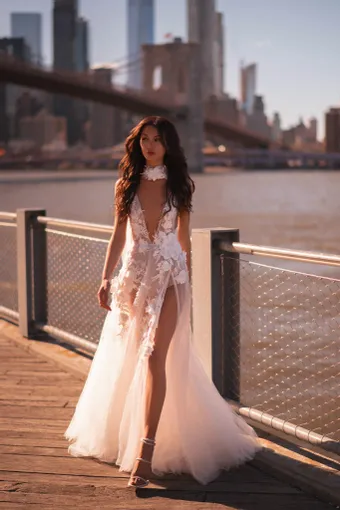 MUSE by Berta Style #25-35 #0 default frontface vertical thumbnail