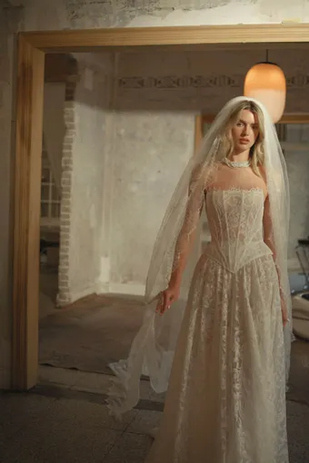 Berta - Muse Style #26-34 #2 frontface vertical thumbnail