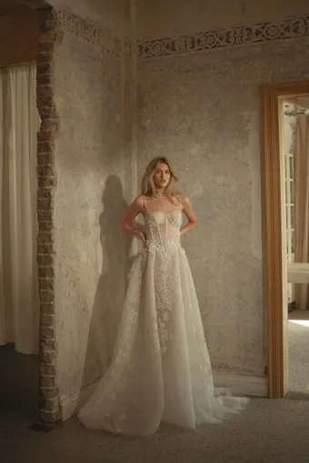 Berta - Muse Style #26-38 #0 default frontface vertical thumbnail