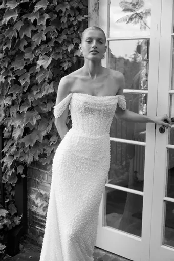 La Premiere Blair #5 frontface vertical cropped thumbnail