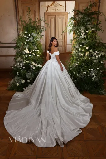 Vladiyan 2534 #2 default backface vertical thumbnail