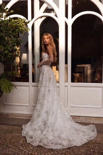 Tina Valerdi Style #Charming #1 default backface vertical thumbnail