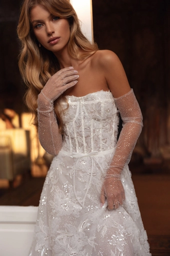 Tina Valerdi Style #Charming #2 frontface vertical cropped thumbnail