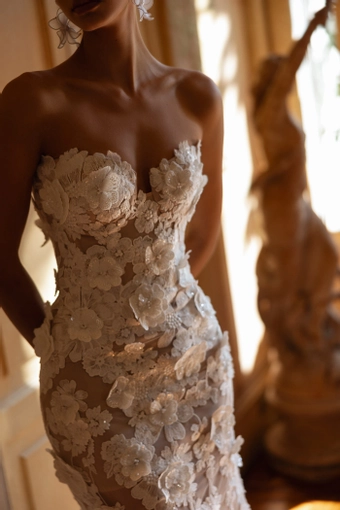 Tina Valerdi Style #Desiree #4 frontface vertical cropped thumbnail