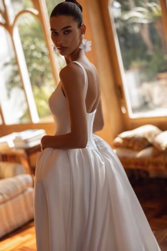 Tina Valerdi Style #Elea #3 default backface vertical cropped thumbnail