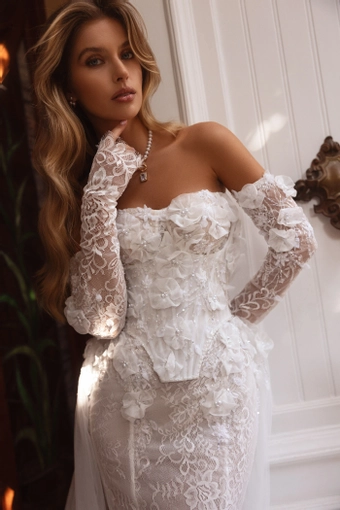 Tina Valerdi Style #Francoise #3 frontface vertical cropped thumbnail