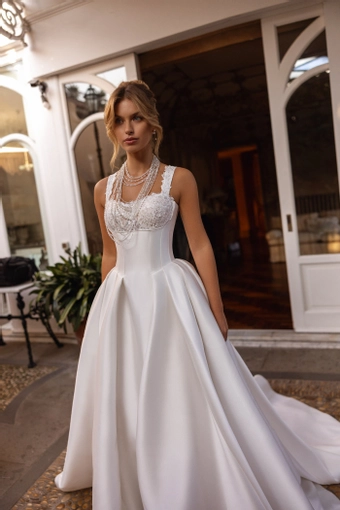 Tina Valerdi Style #Lisette #5 frontface vertical cropped thumbnail