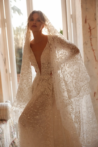 Tina Valerdi Style #Lya #2 frontface vertical cropped thumbnail