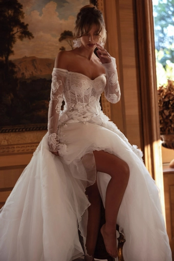 Tina Valerdi Style #Odette #4 frontface vertical cropped thumbnail