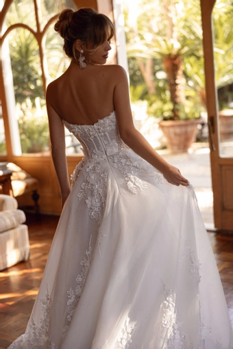 Tina Valerdi Style #Renee #4 backface vertical cropped thumbnail