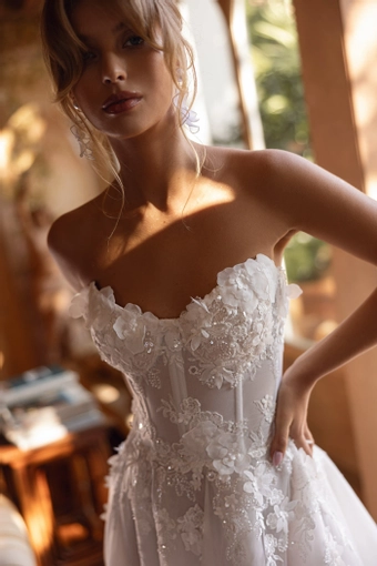 Tina Valerdi Style #Renee #2 frontface vertical cropped thumbnail