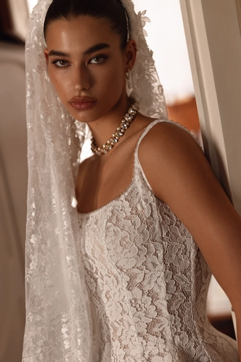 Tina Valerdi Style #Simonette #7 frontface vertical cropped thumbnail