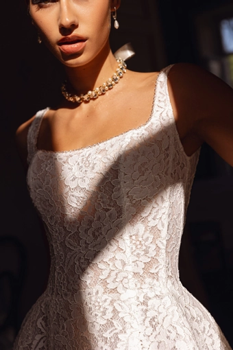 Tina Valerdi Style #Simonette #8 frontface vertical cropped thumbnail