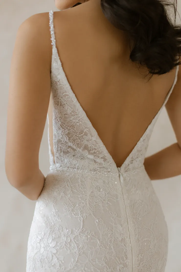 Abella Lambri Style #E551 #14 backface vertical cropped picture