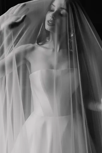 Abella E558 #6 vertical thumbnail