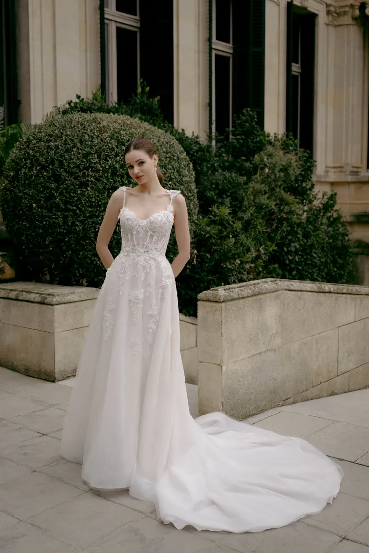 Abella Myers Style #E562 #1 frontface vertical picture