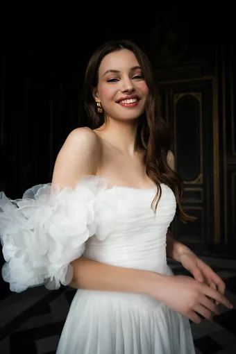 Abella Saunders Style #E563 #11 frontface vertical cropped thumbnail