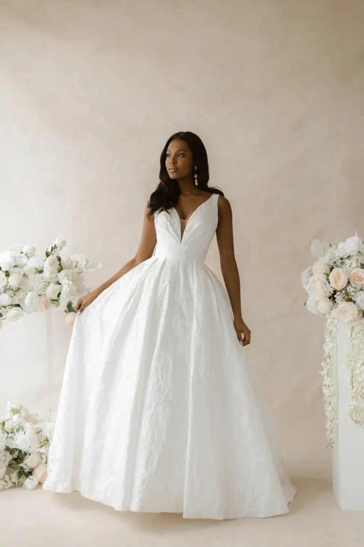 Abella Parrish Style #E565 #1 frontface vertical picture