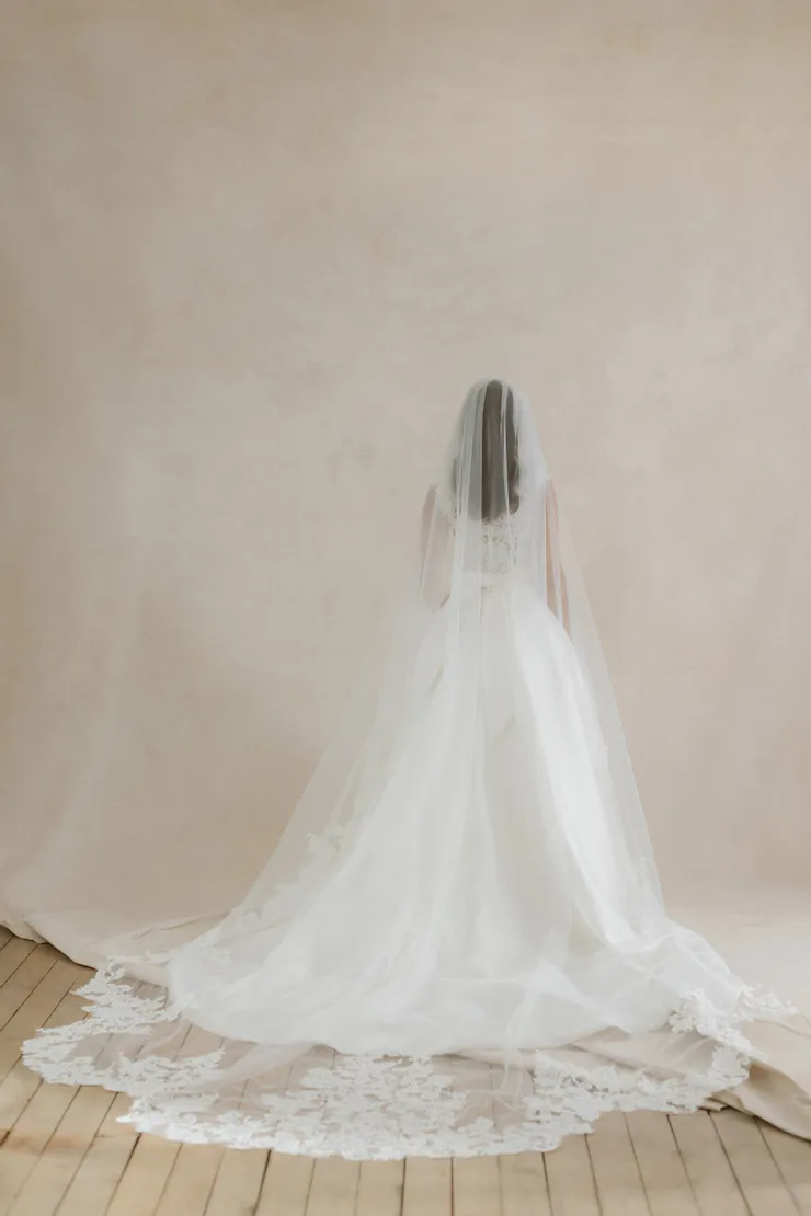 Abella Carriera Style #E575 #1 backface vertical picture