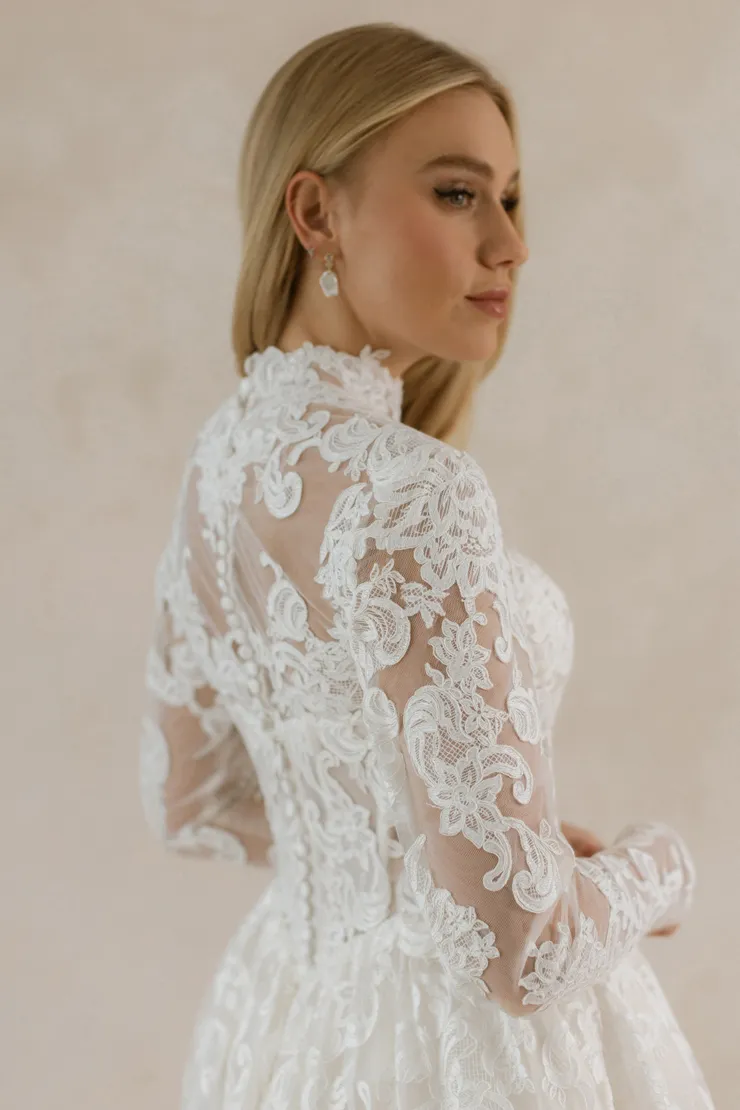 Abella  Style #E577J #11 backface vertical cropped picture