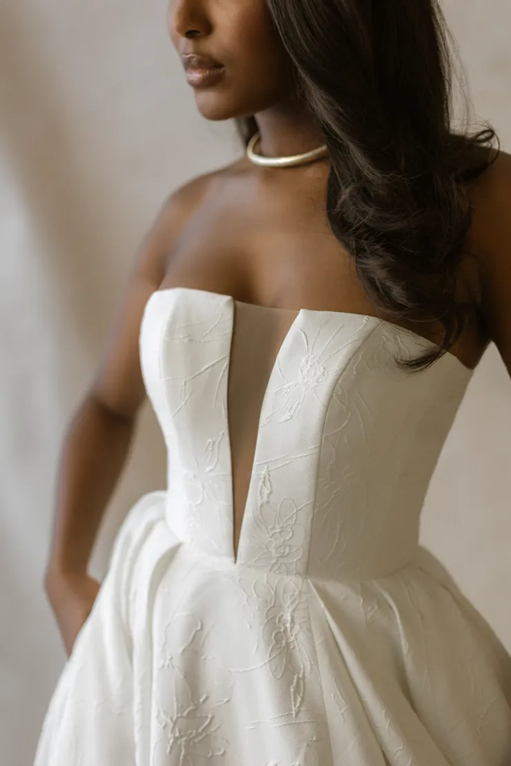 Abella Cosway Style #E578A #3 frontface vertical cropped picture