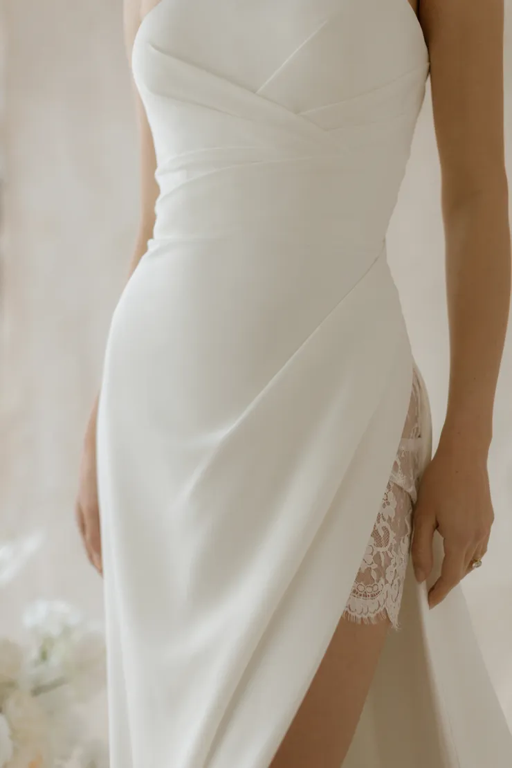 Abella Hilma Style #E581 #14 frontface vertical cropped picture