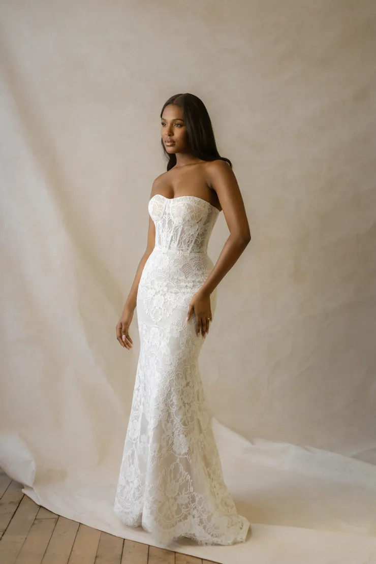 Abella Siebert Style #E582 #1 frontface vertical picture