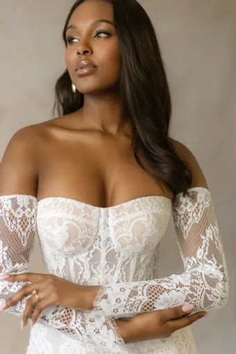 Abella Siebert #13 frontface vertical cropped thumbnail